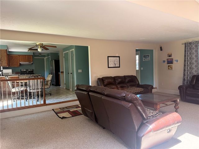364 Brush Creek Drive, Greece, NY 14612