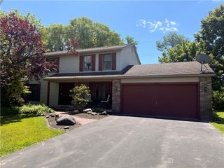 364 Brush Creek Drive, Greece, NY 14612