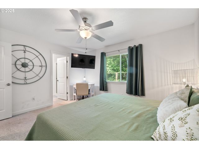 1068 NECARNEY St, Rockaway Beach, OR 97136