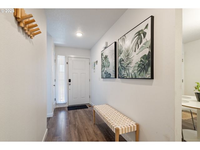 1068 NECARNEY St, Rockaway Beach, OR 97136