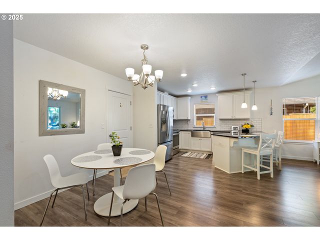 1068 NECARNEY St, Rockaway Beach, OR 97136