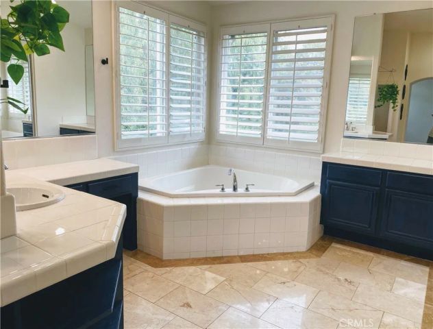 41 Feather Ridge, Mission Viejo, CA 92692