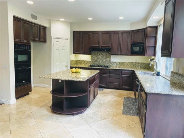 41 Feather Ridge, Mission Viejo, CA 92692