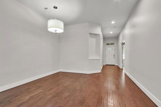 119 S Star Ridge Circle, The Woodlands, TX 77382