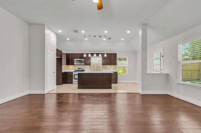 119 S Star Ridge Circle, The Woodlands, TX 77382