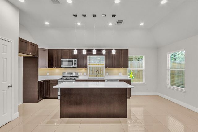 119 S Star Ridge Circle, The Woodlands, TX 77382