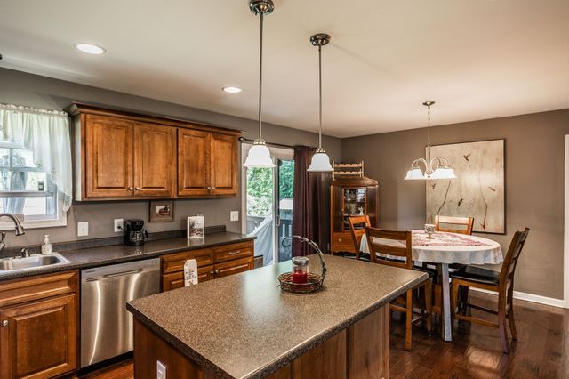 513 College St, Portland, TN 37148