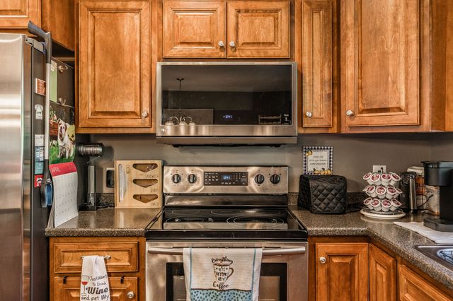 513 College St, Portland, TN 37148