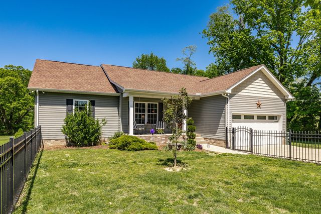 513 College St, Portland, TN 37148