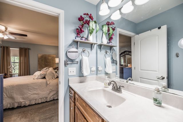 513 College St, Portland, TN 37148
