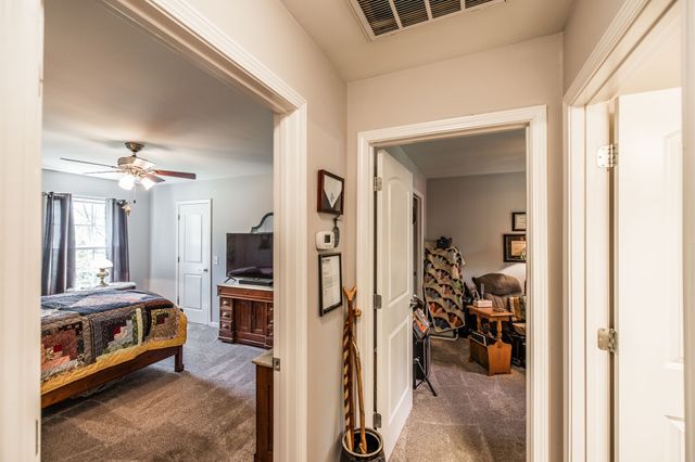 513 College St, Portland, TN 37148