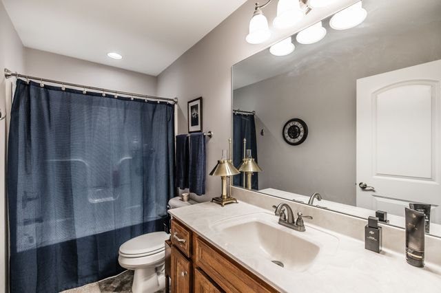 513 College St, Portland, TN 37148
