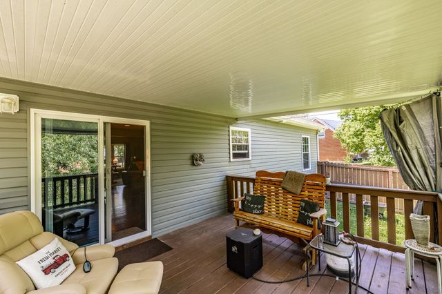 513 College St, Portland, TN 37148
