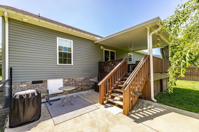 513 College St, Portland, TN 37148