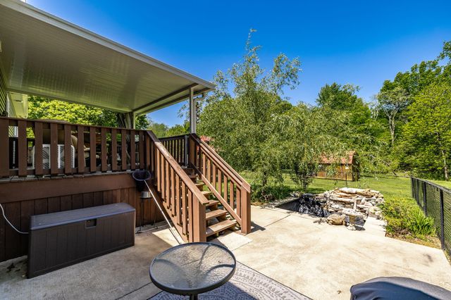 513 College St, Portland, TN 37148
