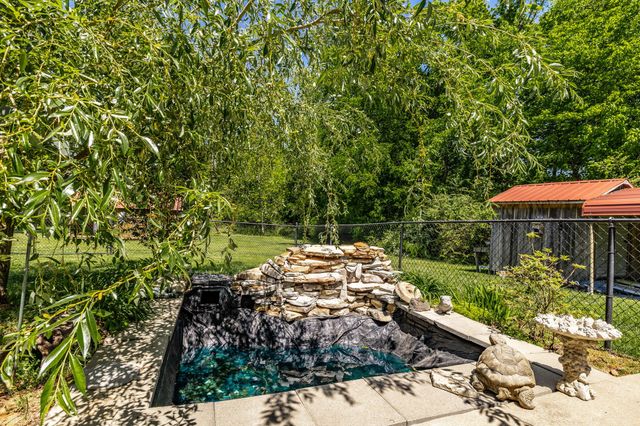 513 College St, Portland, TN 37148