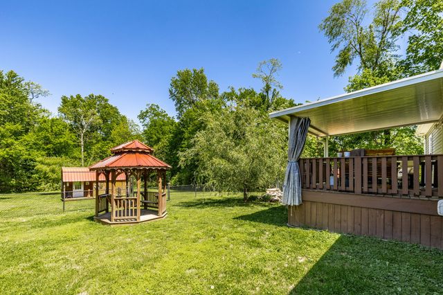 513 College St, Portland, TN 37148