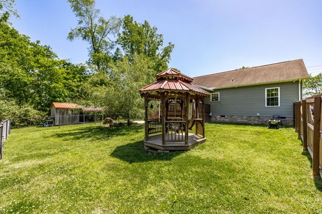 513 College St, Portland, TN 37148