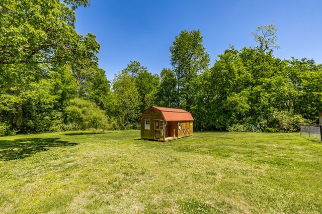 513 College St, Portland, TN 37148