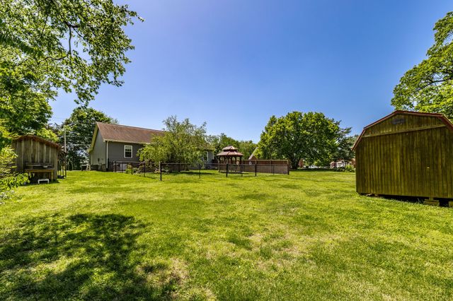 513 College St, Portland, TN 37148
