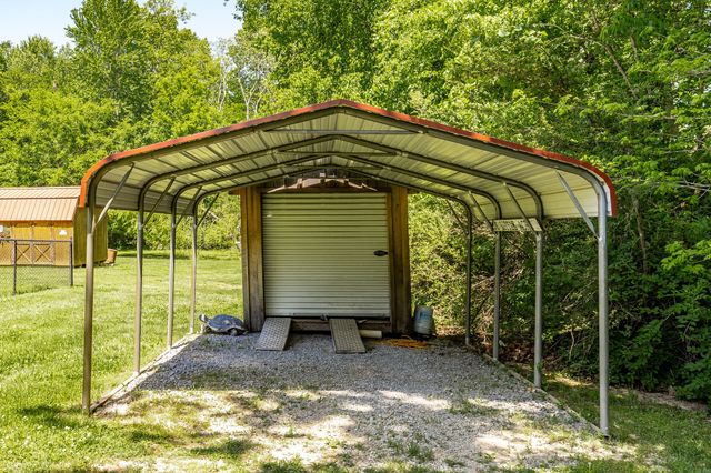 513 College St, Portland, TN 37148