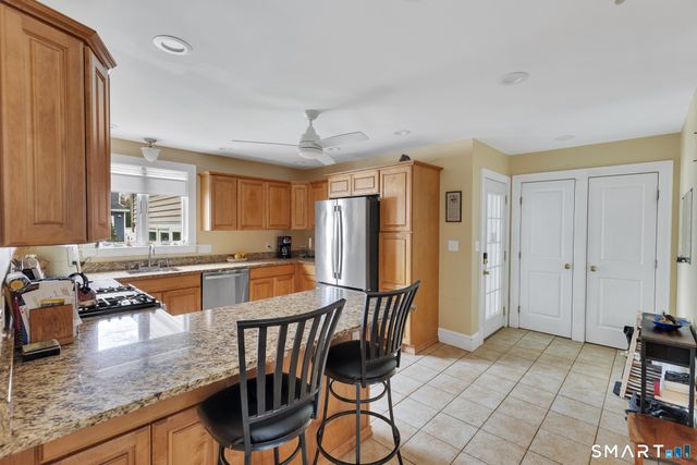 21 Rivercliff Drive, Milford, CT 06460