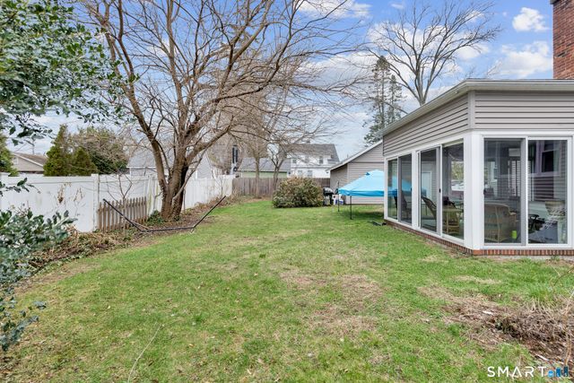 21 Rivercliff Drive, Milford, CT 06460