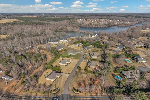 108 Rocky Water Pointe, Wellford, SC 29385