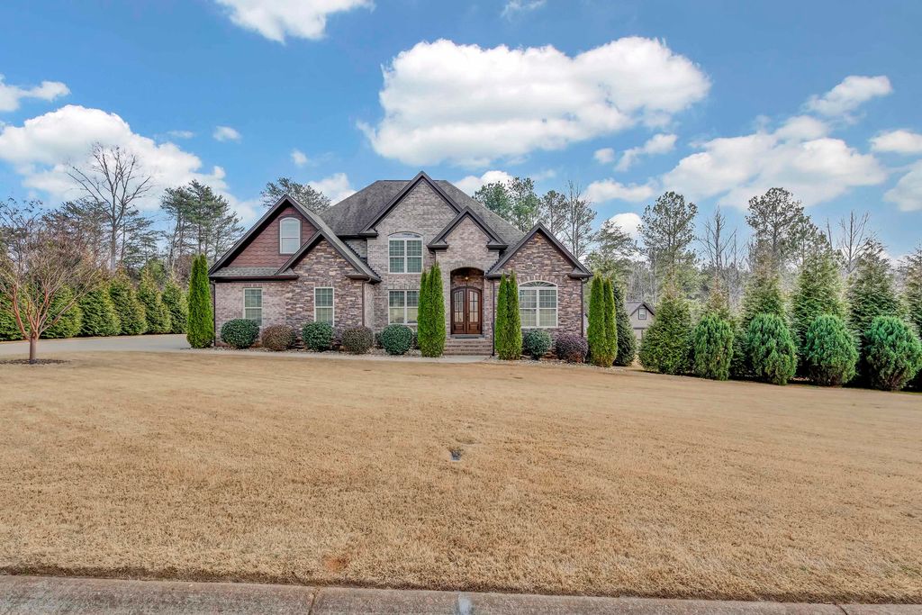108 Rocky Water Pointe, Wellford, SC 29385