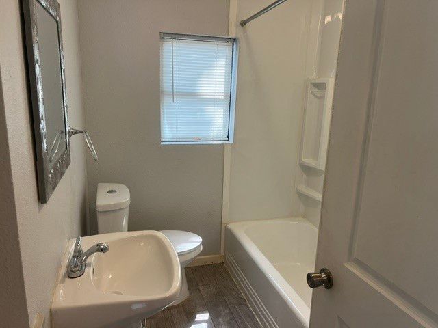 206 W 6th Street, Irving, TX 75060