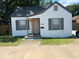 206 W 6th Street, Irving, TX 75060