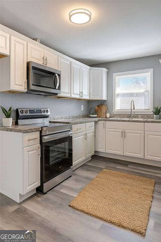 563 Center Hill Avenue NW, Atlanta, GA 30318