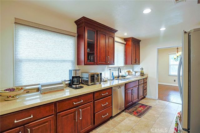 5621 Fallsgrove, Los Angeles, CA 90016