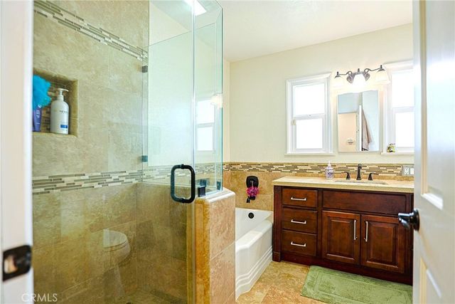 5621 Fallsgrove, Los Angeles, CA 90016