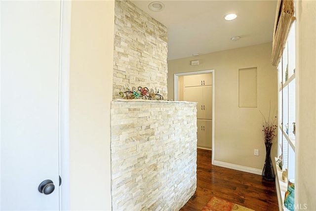 5621 Fallsgrove, Los Angeles, CA 90016