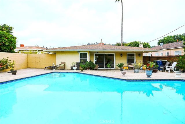 5621 Fallsgrove, Los Angeles, CA 90016