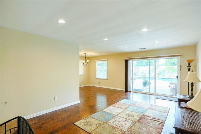5621 Fallsgrove, Los Angeles, CA 90016
