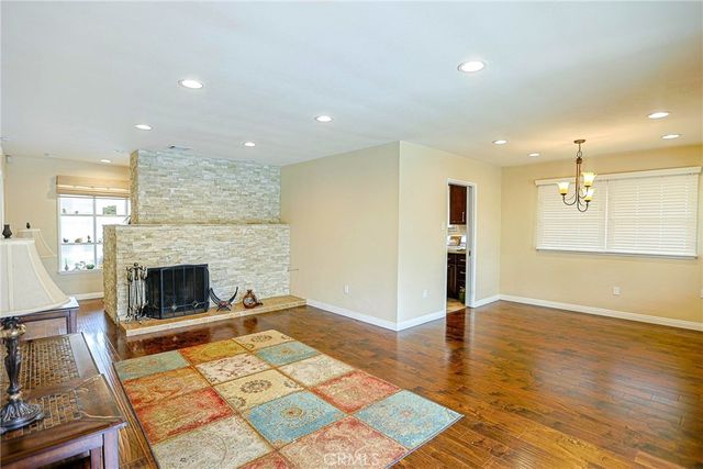 5621 Fallsgrove, Los Angeles, CA 90016