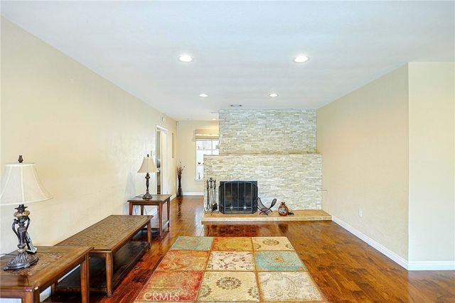 5621 Fallsgrove, Los Angeles, CA 90016