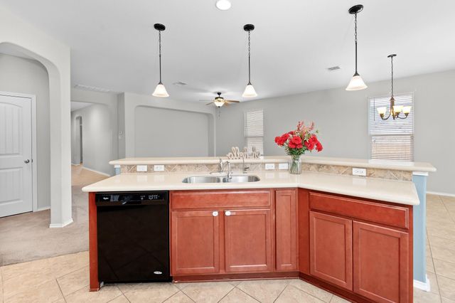 1412 Reklaw LN, Leander, TX 78641
