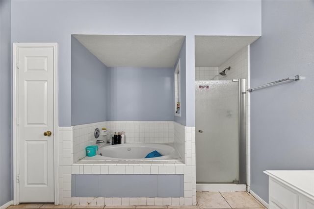 15527 Seminole Canyon Drive, Sugar Land, TX 77498