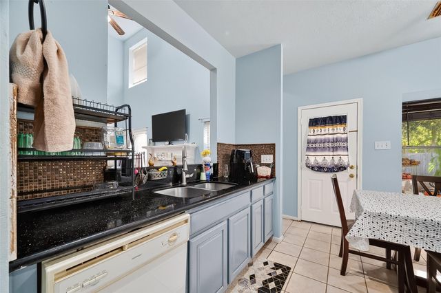 15527 Seminole Canyon Drive, Sugar Land, TX 77498