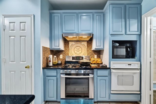 15527 Seminole Canyon Drive, Sugar Land, TX 77498