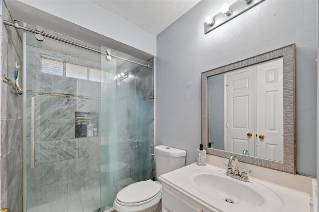 15527 Seminole Canyon Drive, Sugar Land, TX 77498