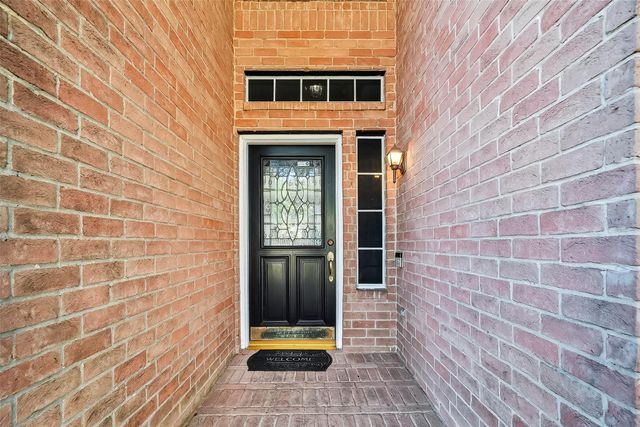 15527 Seminole Canyon Drive, Sugar Land, TX 77498