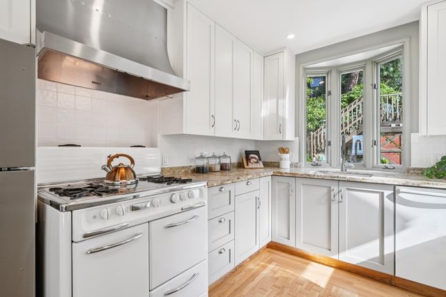 209 Fairlawn Drive, Berkeley, CA 94708