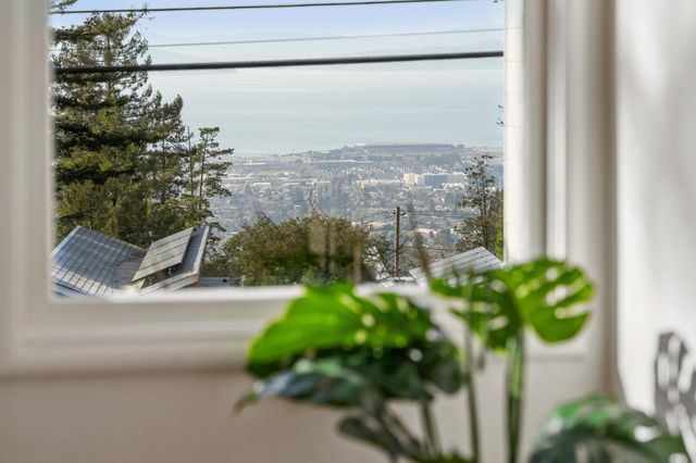 209 Fairlawn Drive, Berkeley, CA 94708