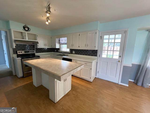 3807 Southgate Drive SW, Lilburn, GA 30047