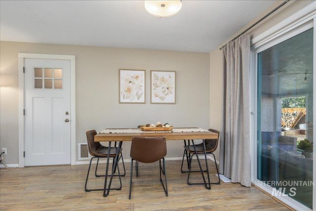 2103 N Hampton Rd, Boise, ID 83704