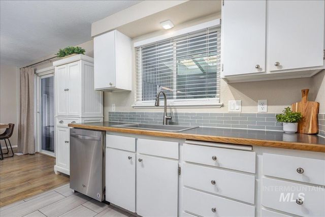 2103 N Hampton Rd, Boise, ID 83704